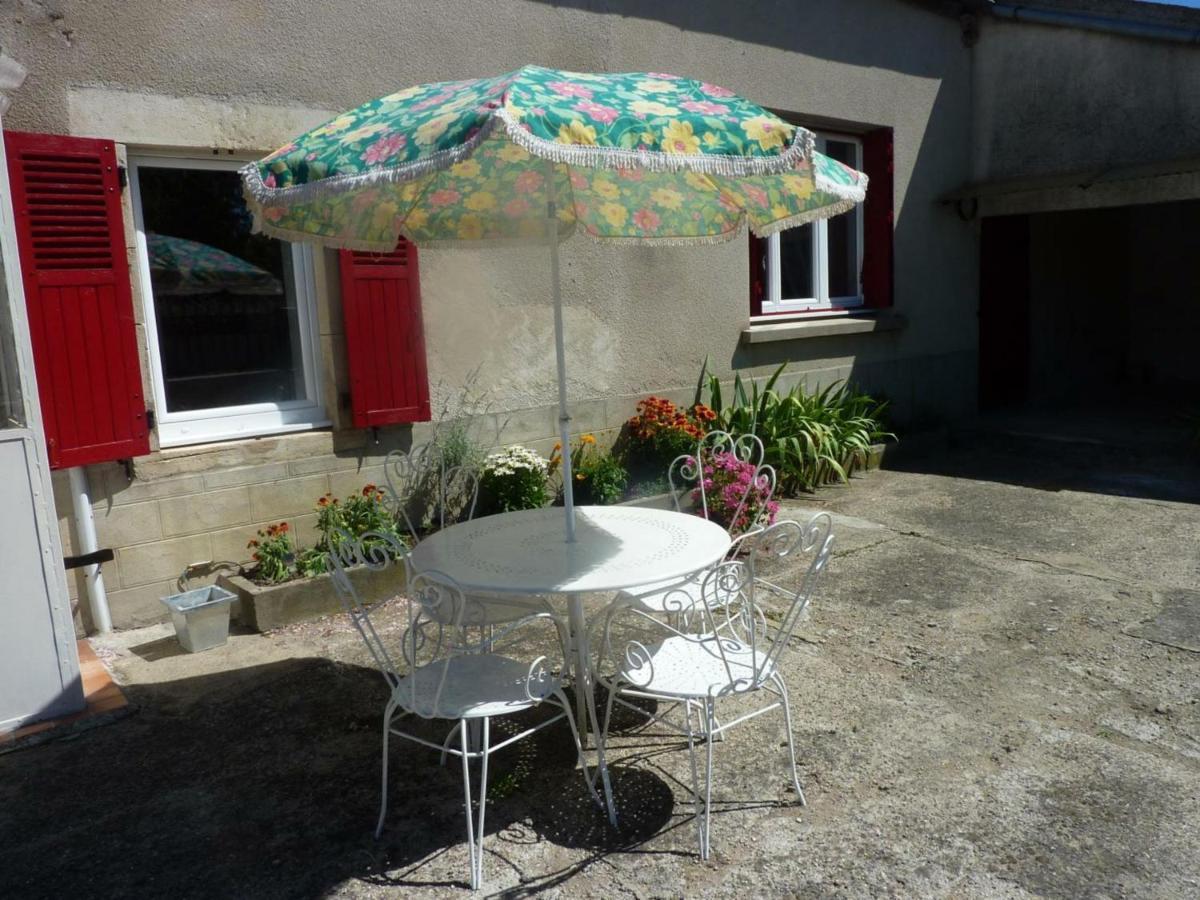 Maison Renovee Avec Cour Privee, Proche De Gannat, 3 Chambres, Animaux Acceptes, Equipements Modernes. - Fr-1-489-37 Poezat 외부 사진