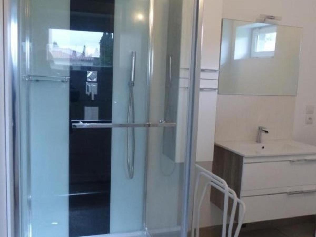 Maison Renovee Avec Cour Privee, Proche De Gannat, 3 Chambres, Animaux Acceptes, Equipements Modernes. - Fr-1-489-37 Poezat 외부 사진